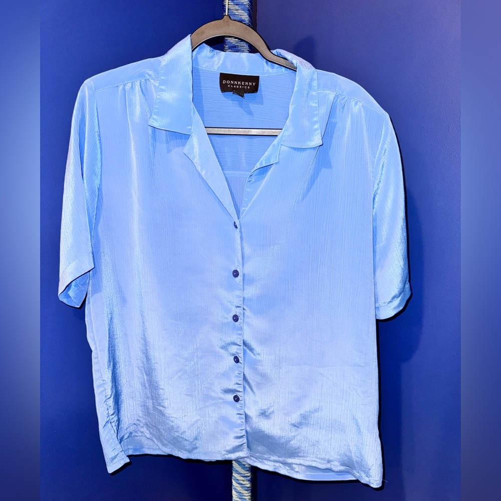 DonnKenny- Sky Blue Button-Up Blouse Size Large - Picture 3 of 14